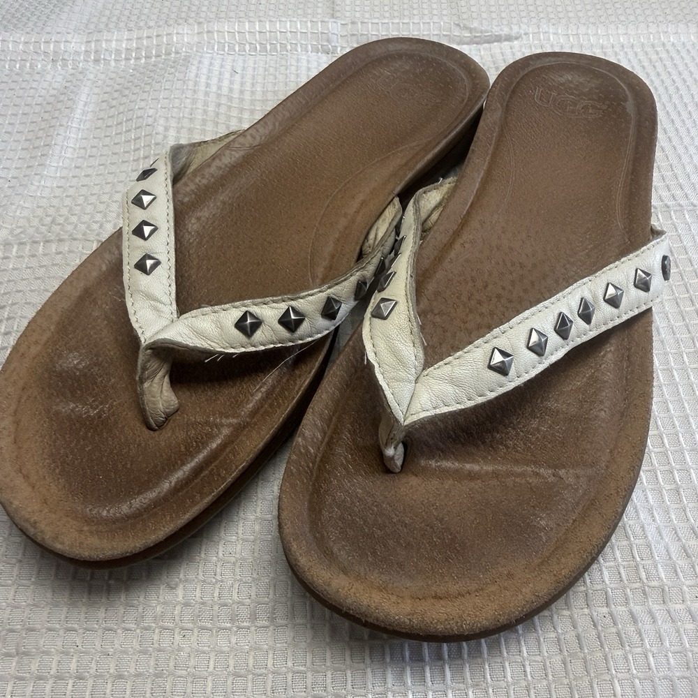 UGG‎ White Leather Metal Studs Thong Flip Flop Sandals Size 6 Women's Shoes